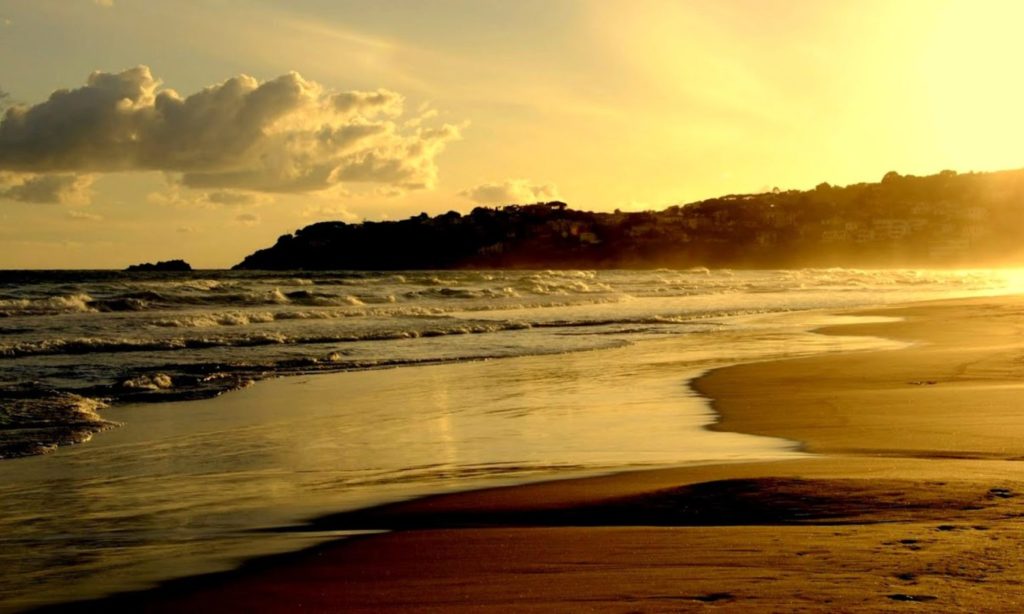 Spiaggia di Serapo al tramonto
